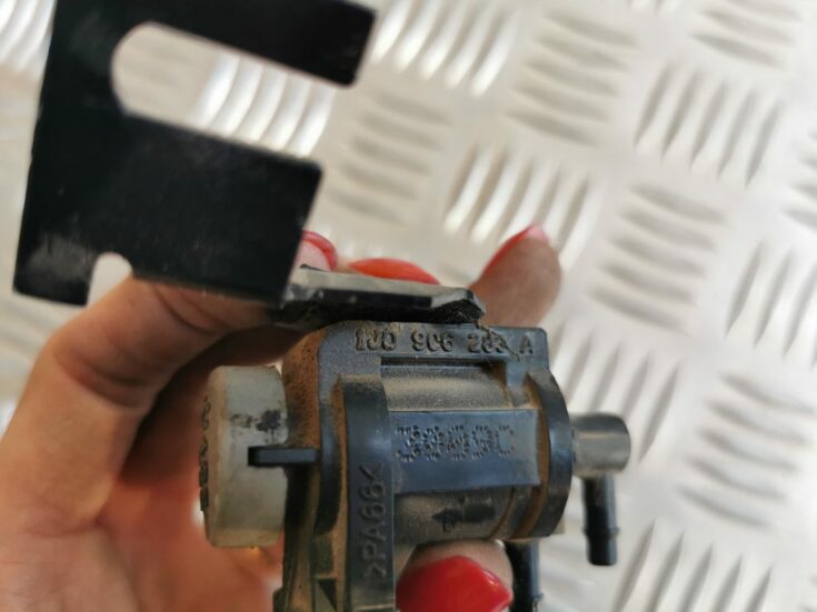 Solenoīda vakuuma vārsts priekš AUDI A6 1998
