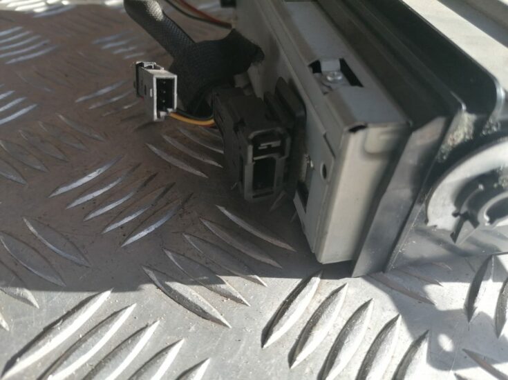CD/DVD/Navigācijas bloks priekš MERCEDES BENZ ML320 2005 BLACK