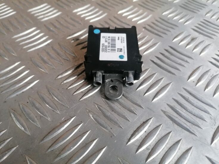 Antenas pastiprinātāja bloks priekš MERCEDES BENZ ML320 2005 BLACK
