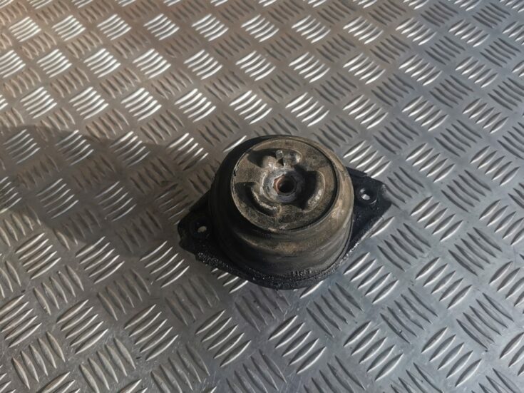 Dzinēja spilvens priekš MERCEDES BENZ ML320 2005 BLACK