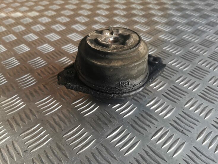 Dzinēja spilvens priekš MERCEDES BENZ ML320 2005 BLACK