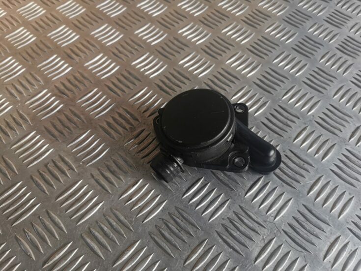 Kartera ventilācijas vārsts priekš MERCEDES BENZ ML320 2005 BLACK