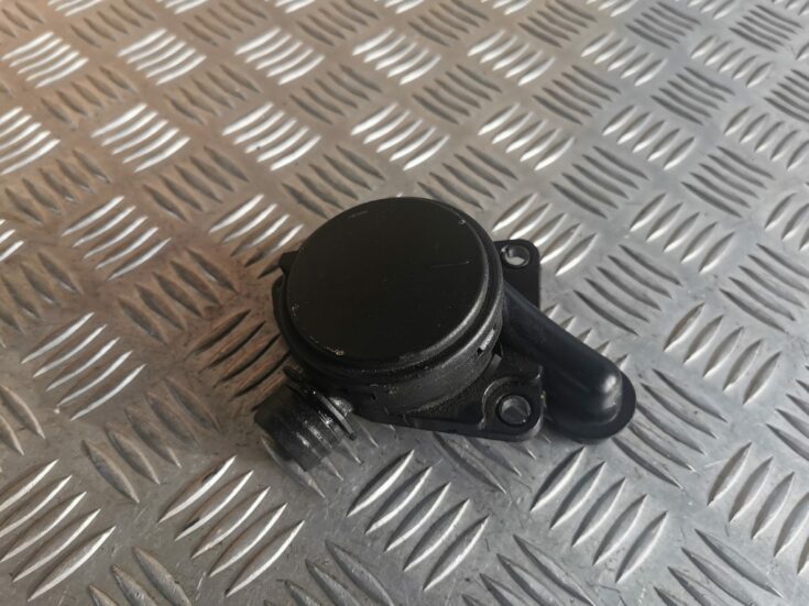Kartera ventilācijas vārsts priekš MERCEDES BENZ ML320 2005 BLACK