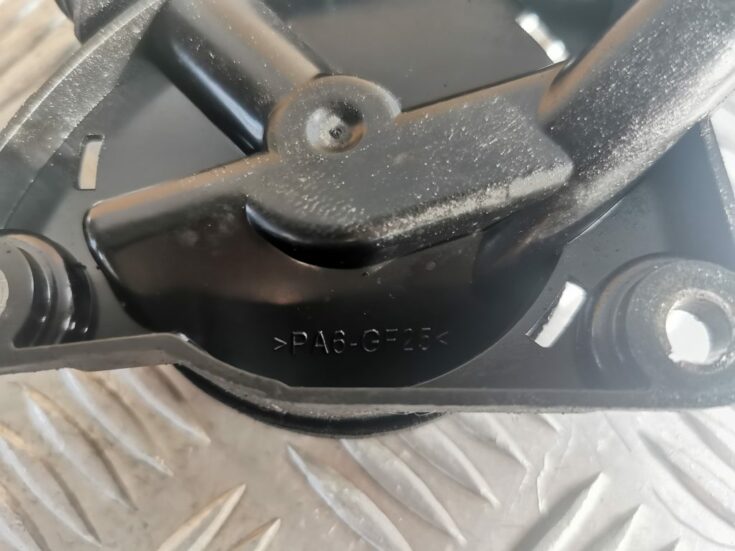 Kartera ventilācijas vārsts priekš MERCEDES BENZ ML320 2005 BLACK
