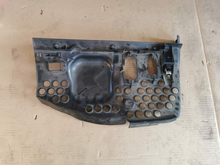 Mērinstrumentu paneļa apakšēja apdare priekš MERCEDES BENZ ML320 2005 BLACK