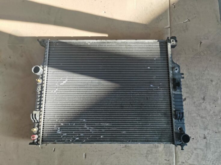 Dzesēšanas radiators priekš MERCEDES BENZ ML320 2005 BLACK