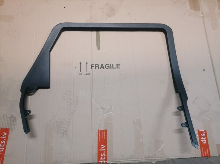 Aizmugurējo kreiso durvju moldings priekš DODGE JOURNEY 2008
