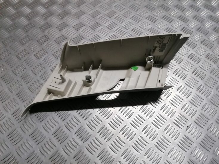 Aizmugurējas salona statnes apdare priekš DODGE JOURNEY 2008