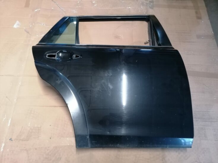 Aizmugurējās labās durvis priekš SUBARU LEGACY 2011
