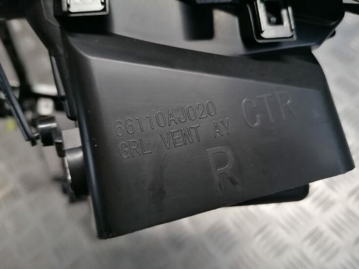 Mērinstrumentu paneļa gaisa vads, centrā priekš SUBARU LEGACY 2011