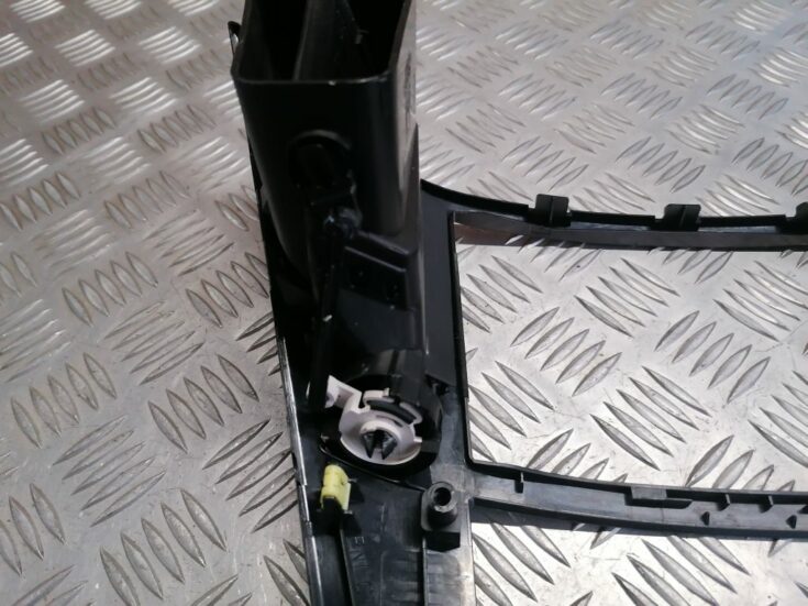 Mērinstrumentu paneļa gaisa vads, centrā priekš SUBARU LEGACY 2011