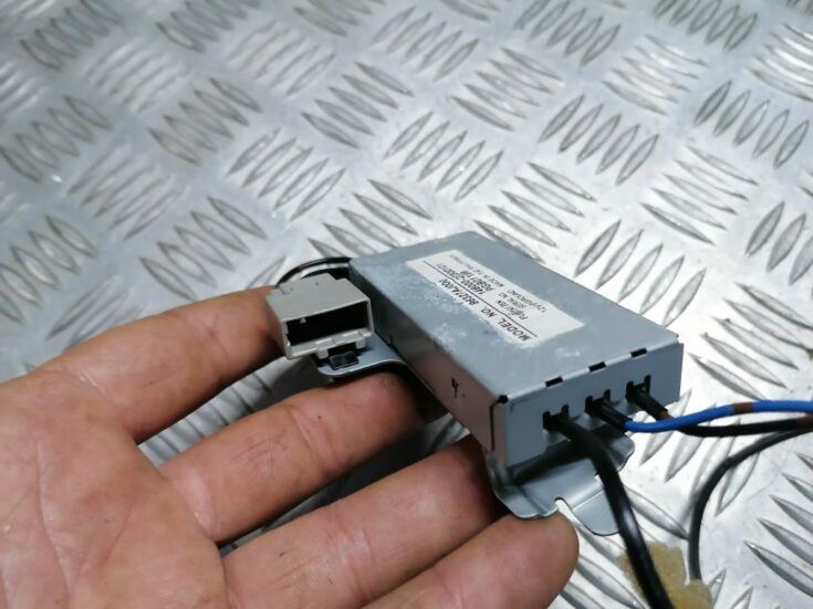 Antenas pastiprinātāja bloks priekš SUBARU LEGACY 2011