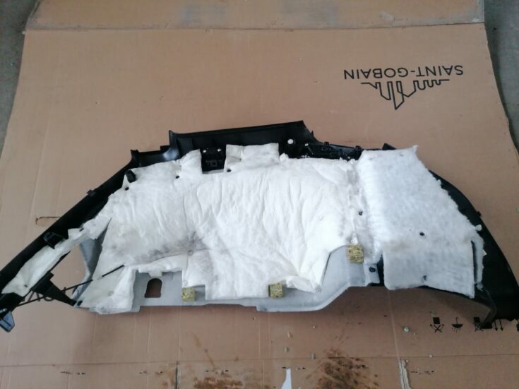 Bagāžnieka nodalījuma sānu apdare priekš SUBARU LEGACY 2011