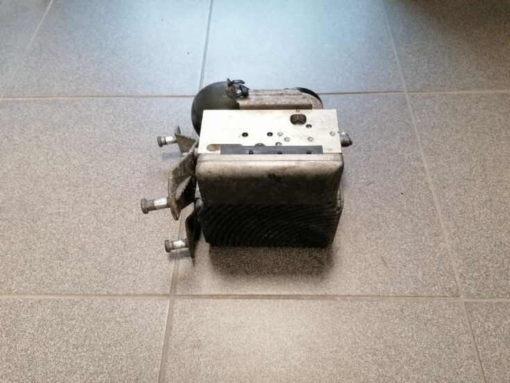 ABS bloks priekš MERCEDES BENZ CLS 320 2005