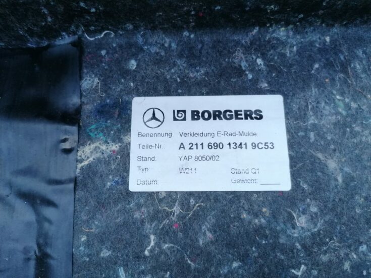 Mantu nodalījums bagāžniekā priekš MERCEDES BENZ CLS 320 2005