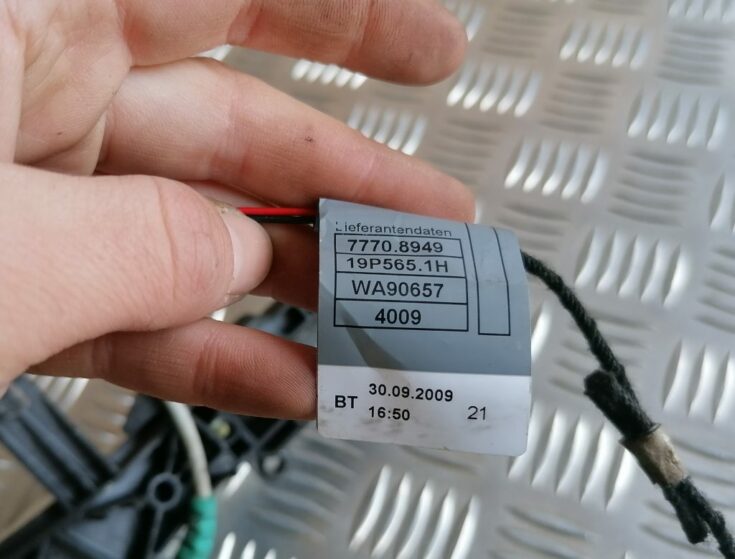 Aizmugurējais kreisais durvju rokturis priekš BMW 1 E87 2009 WHITE