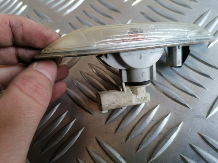Pagrieziena signala lukturis priekš BMW 1 E87 2009 WHITE