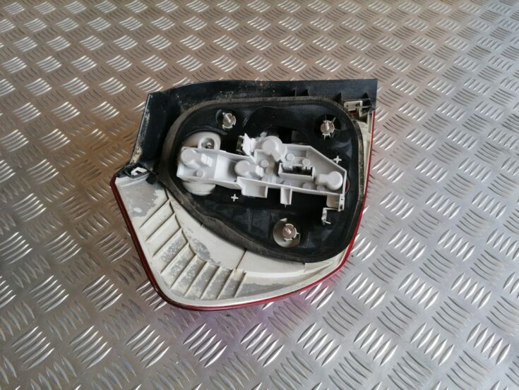 Aizmugurējais labais lukturis priekš BMW 1 E87 2009 WHITE
