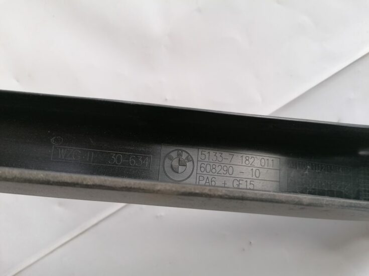 Priekšējo kreiso durvju moldings priekš BMW 1 E87 2009 WHITE