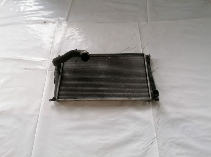 Dzesēšanas radiators priekš BMW 1 E87 2009 WHITE