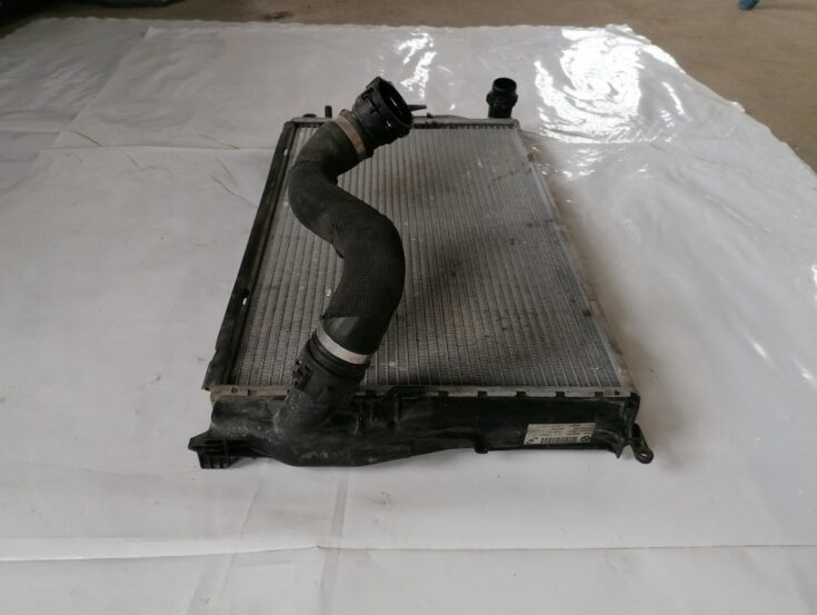 Dzesēšanas radiators priekš BMW 1 E87 2009 WHITE