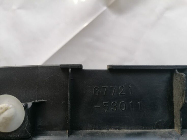 Aizmugurējo labo durvju apdare priekš LEXUS IS250 2007
