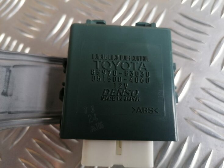 Priekšējo labo durvju vadības bloks priekš LEXUS IS250 2007