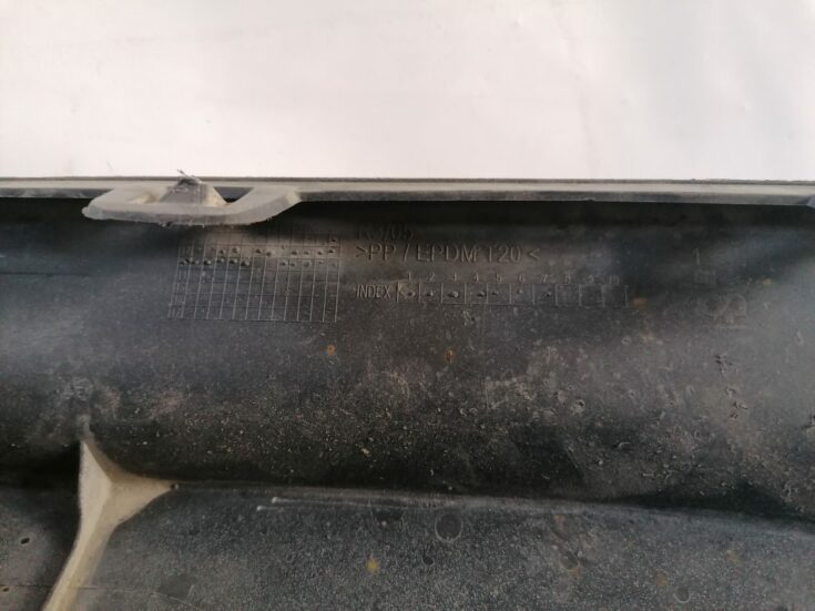 Aizmugurēja bufera spoileris (lūpa) priekš OPEL ASTRA J 2012