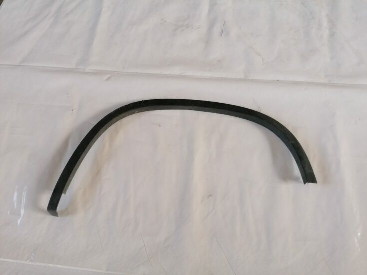 Aizmugurēja spārna uzlika (moldings) priekš Volkswagen Tiguan  2007-2016 5N0854819C