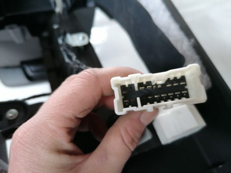 Centrālās konsoles apdares lielākā daļa priekš NISSAN PATHFINDER 2006
