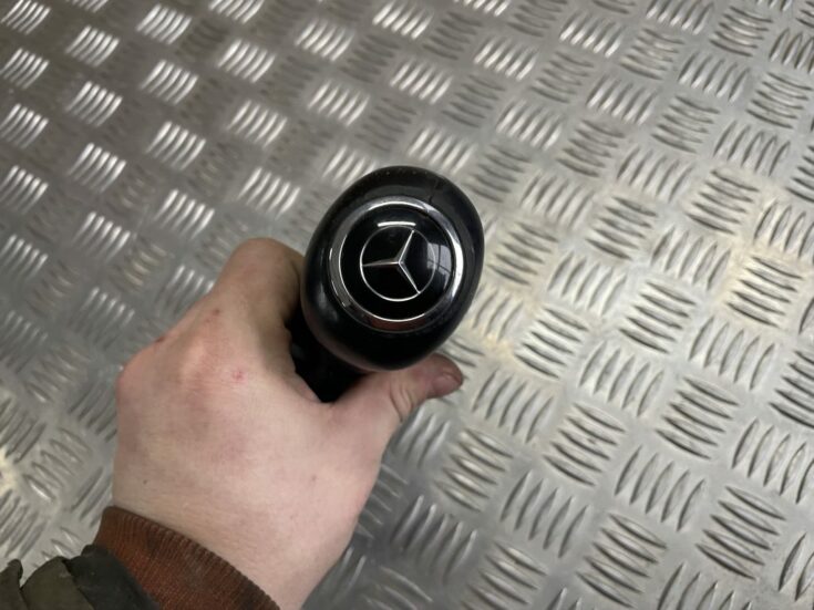 Pārnesumu pārslēgšanas kloķa auduma pārvalks priekš MERCEDES BENZ CLS 320 2005