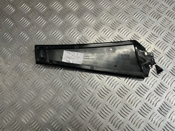 Durvju stikla moldings priekš MERCEDES BENZ CLS 320 2005