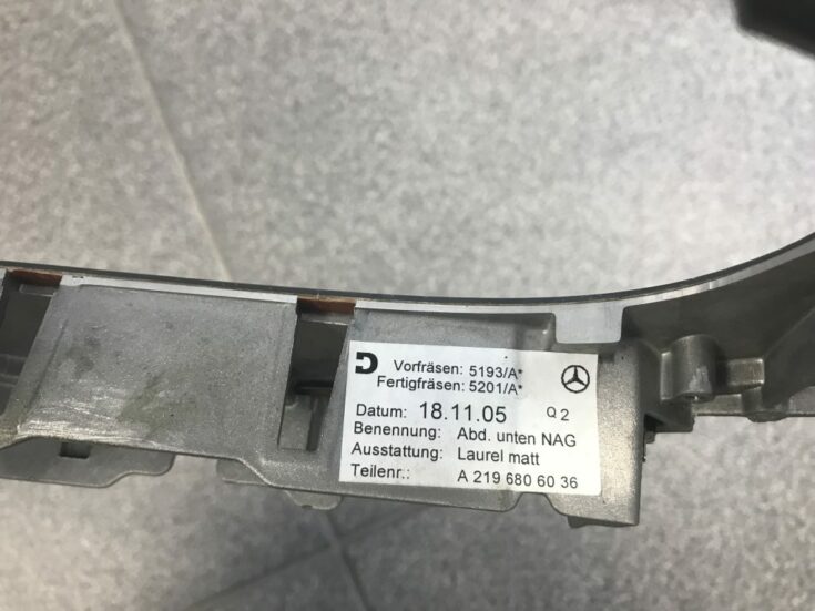 Dekoratīvs rāmis pārnesumu selektoram priekš MERCEDES BENZ CLS 320 2005