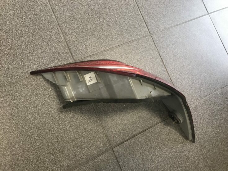 Aizmugurējais kreisais lukturis priekš MERCEDES BENZ CLS 320 2005