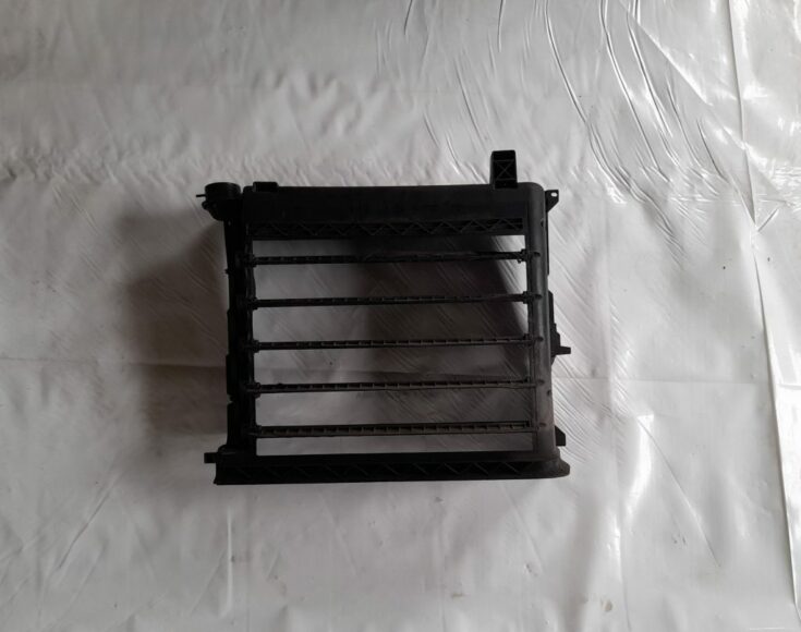 Virsbūves ventilācijas reste priekš BMW 320D E46 2004 TOURING