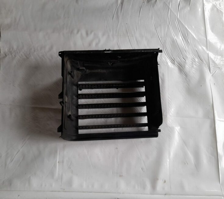 Virsbūves ventilācijas reste priekš BMW 320D E46 2004 TOURING