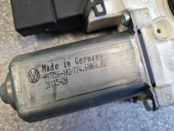 Elektrisko stiklu motors priekš VW PASSAT B6 2006 ANGL. UNIVERSAL