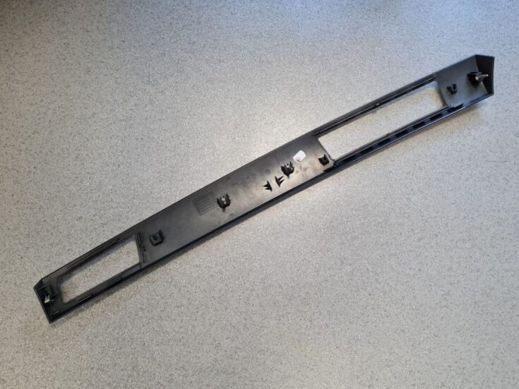 Mērinstrumentu paneļa dekoratīvā uzlika priekš BMW 520D E60 2006 ENG.