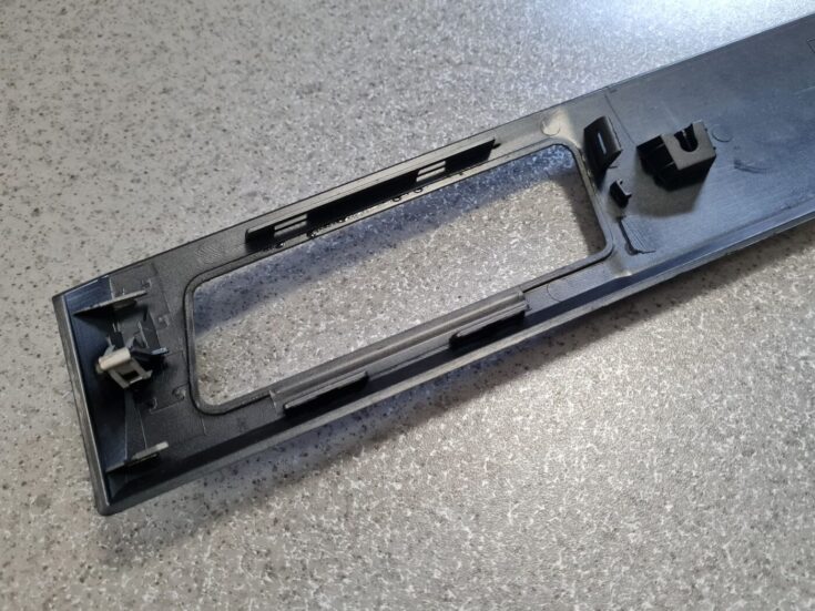 Mērinstrumentu paneļa dekoratīvā uzlika priekš BMW 520D E60 2006 ENG.