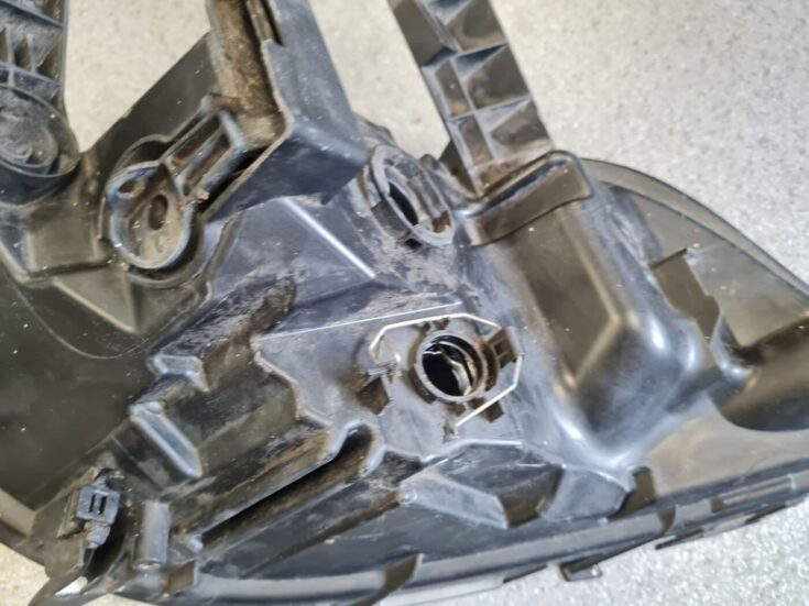 Miglas lukturis priekšā pa kreisi priekš OPEL ASTRA J 2011