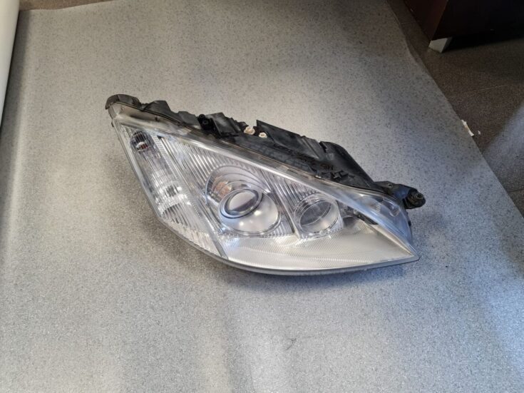 Priekšējais labais lukturis priekš Mercedes Benz S-class  2005-2009 1305235874