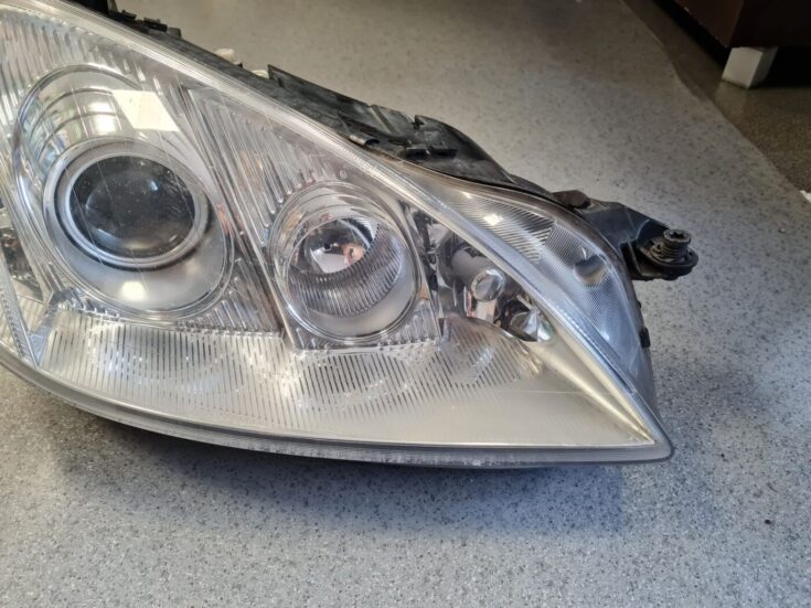 Priekšējais labais lukturis priekš Mercedes Benz S-class  2005-2009 1305235874