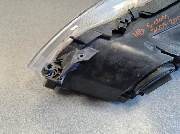 Priekšējais labais lukturis priekš Mercedes Benz S-class  2005-2009 1305235874