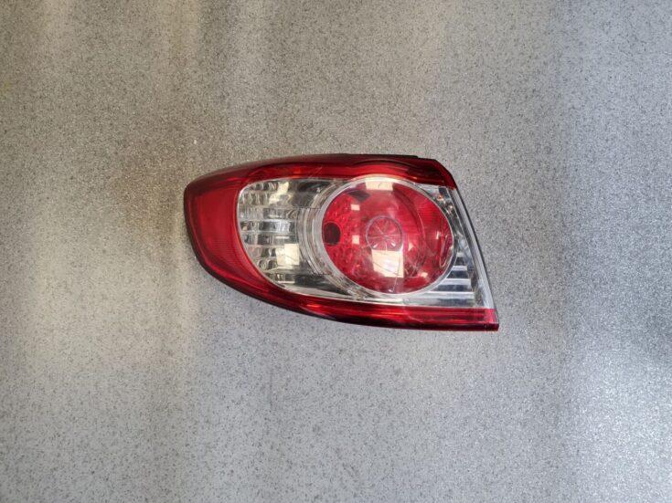 Aizmugurējais kreisais lukturis priekš Hyundai Santa Fe  2006-2012 924012B5