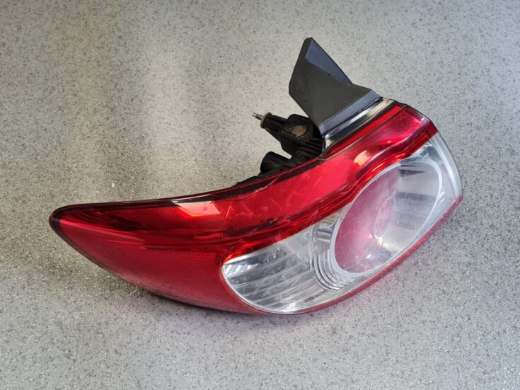 Aizmugurējais kreisais lukturis priekš Hyundai Santa Fe  2006-2012 924012B5