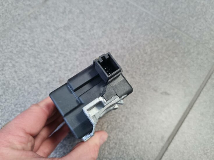 Stūres statnes vadības bloks priekš VOLKSWAGEN TOUAREG