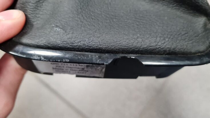 Pārnesumu pārslēgšanas kloķa auduma pārvalks priekš VW POLO 2011