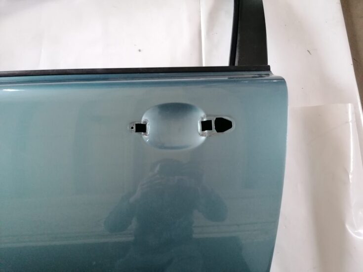 Priekšējās kreisās durvis priekš VOLVO C30 2008 TURQUOISE