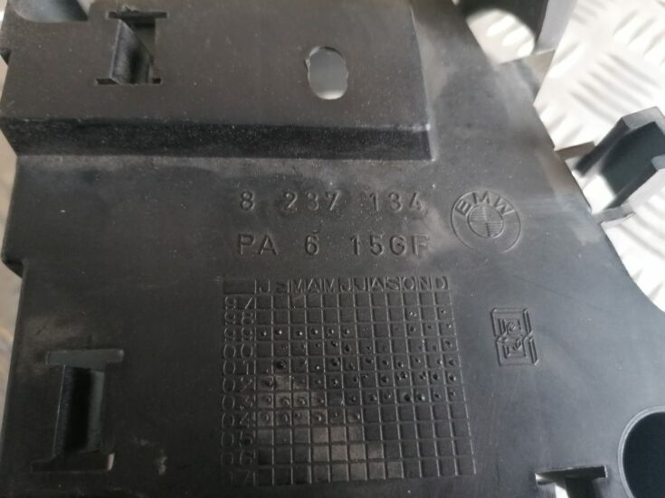 Salona plastmasa priekš BMW 320D E46 2004 TOURING