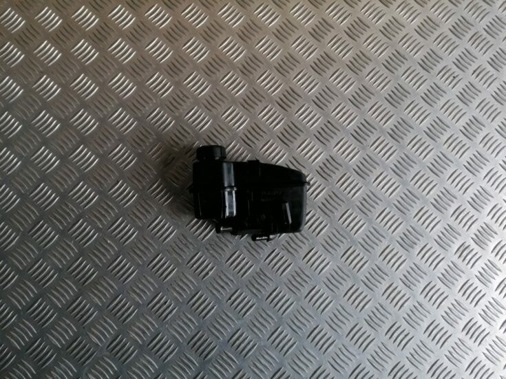 Stūres pastiprinātāja tvertne priekš VOLVO XC70 2007